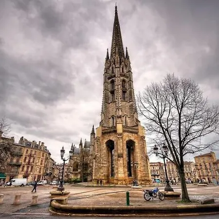 Marche Des Capucins - Calme - Lumineux - Garage 公寓