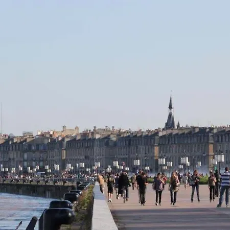 Marche Des Capucins - Calme - Lumineux - Garage 公寓 波尔多