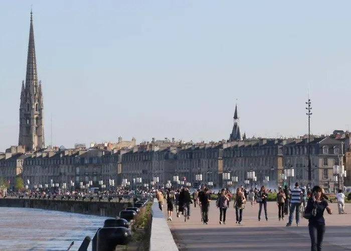Marche Des Capucins - Calme - Lumineux - Garage 아파트 보르도