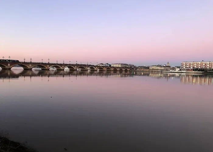 Marche Des Capucins - Calme - Lumineux - Garage Bordeaux